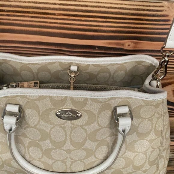 Coach Bag - Picture 2 of 2